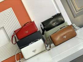 Picture of Prada Lady Handbags _SKUfw117028815fw